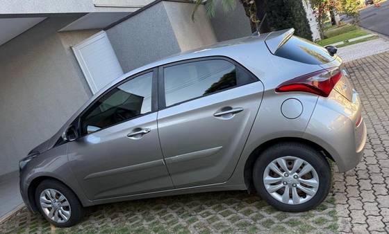 HYUNDAI HB20 1.0 COMFORT PLUS 12V FLEX 4P MANUAL HYUNDAI HB20 1.0 COMFORT PLUS 12V FLEX 4P MANUAL